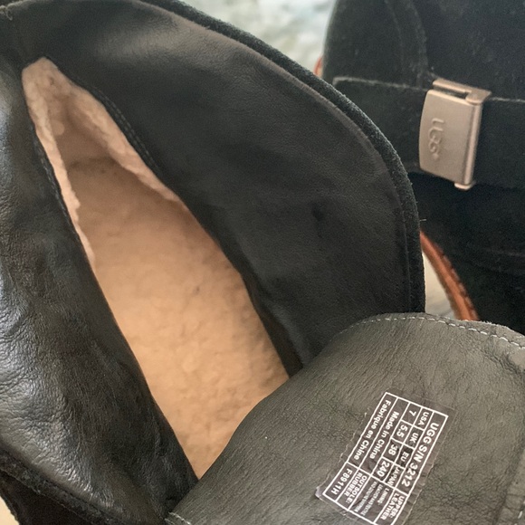 UGG Brienne Booties - S/N 3212 - Picture 7 of 12